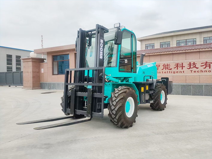 35 off-road forklift