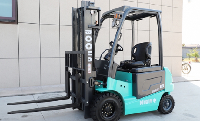 How to maintain lithium battery forklift